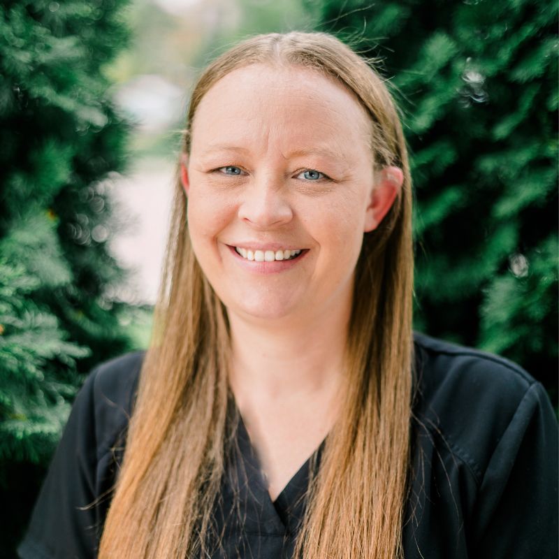 Mamie - Dental Assistant