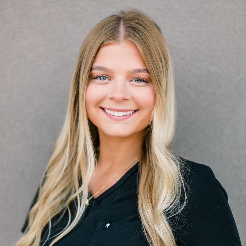 Mamie - Dental Assistant